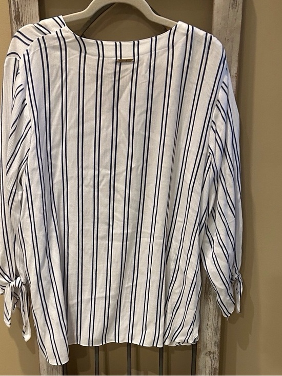 Tops - Women’s White Long-Sleeve Striped Tie-Sleeve Top